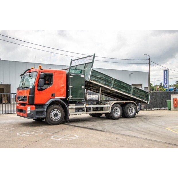 2011 فولفو FE 300-48523452
