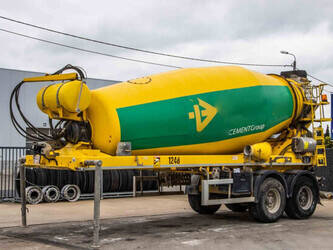 صورة ل خلاط اسمنت نصف مقطورة 2014 دي بف BETON MIXER 10M3
