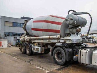 صورة ل خلاط اسمنت نصف مقطورة 2013 ليبهير BETON MIXER HTM 1204 - 12M³