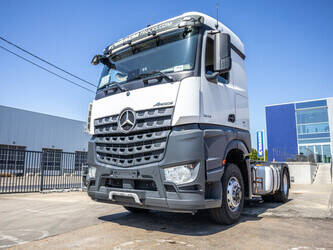 2017-mercedes-benz-arocs-1945-826950-48525352