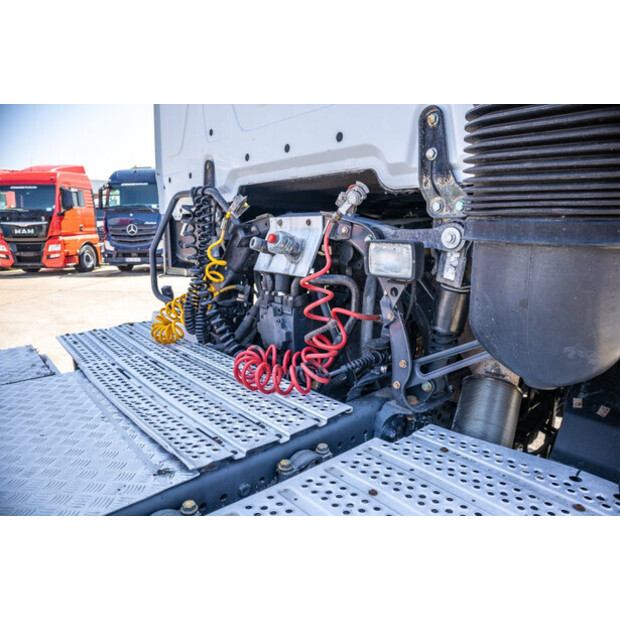 2017 Mercedes-Benz AROCS 1945-48525356
