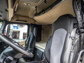 2016-mercedes-benz-actros-1845-ls-876099-48526037