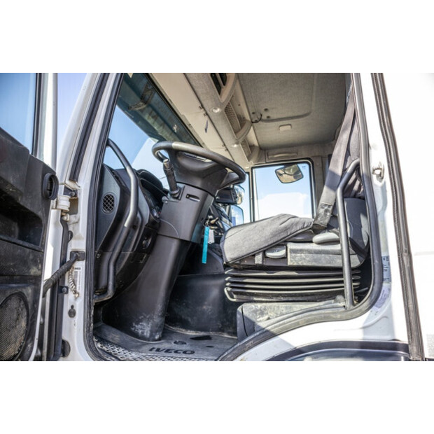 2017 Iveco Trakker 400-48526115