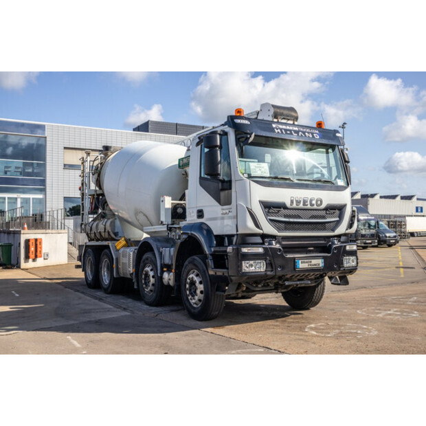 2017 Iveco Trakker 400-48526157