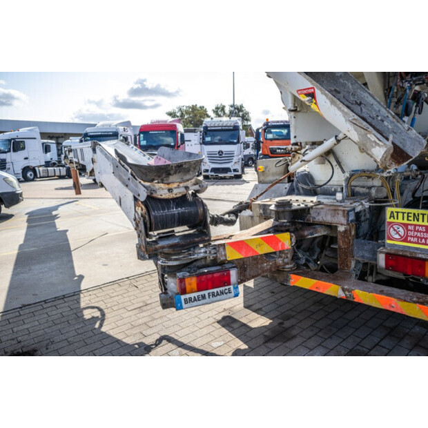 2017 Iveco Trakker 400-48526159