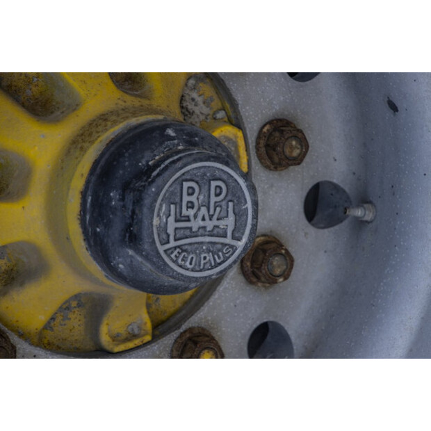 2011 DE BUF 10M3-48526300