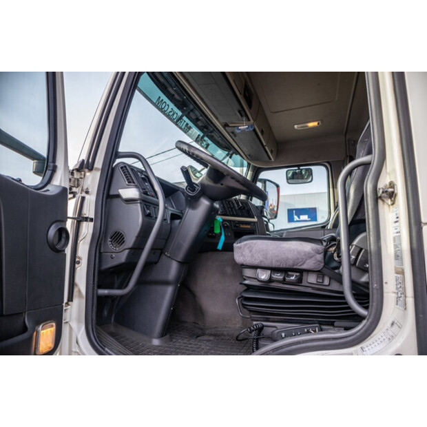 2011 Volvo FM330-48526353