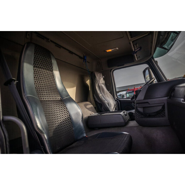 2011 Volvo FM330-48526357