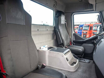 2015-renault-premium-1214478-48526760