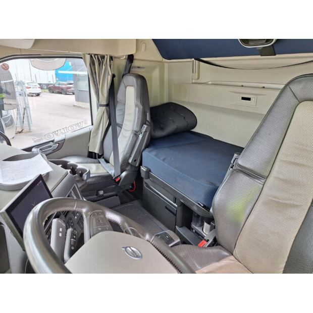 2022 Volvo OTHERS-48529213