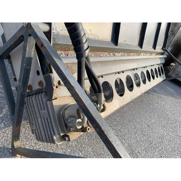2010 BOMAG BS 180-48529319