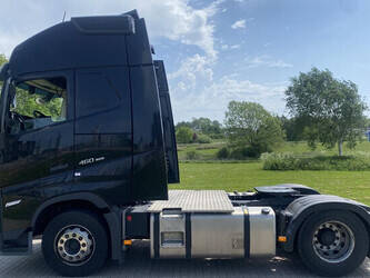 2022-volvo-others-1473084-48529429
