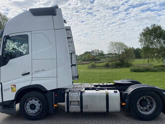 2022-volvo-others-1473093-48529560