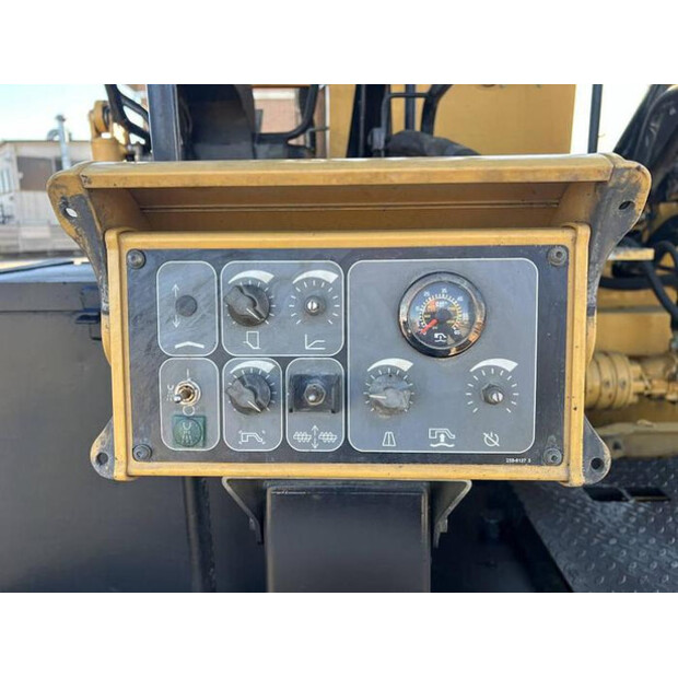 2011 Caterpillar AP655D-48529750
