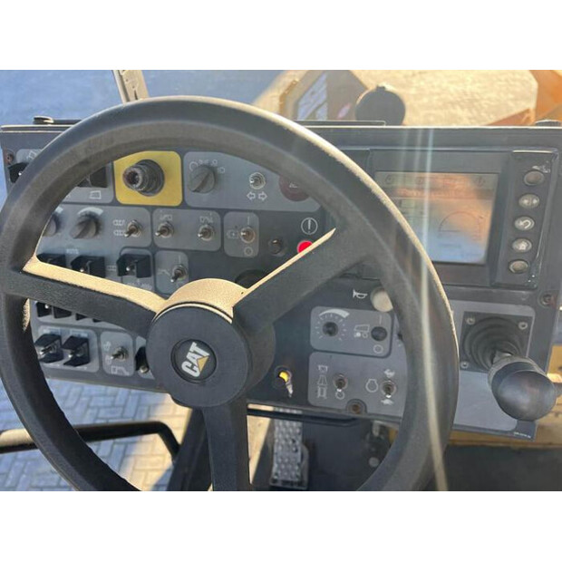 2011 Caterpillar AP655D-48529765