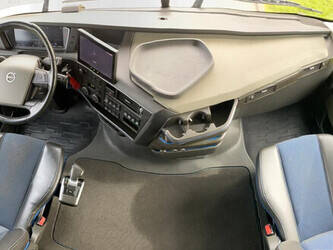 2022-volvo-others-1473108-48529844