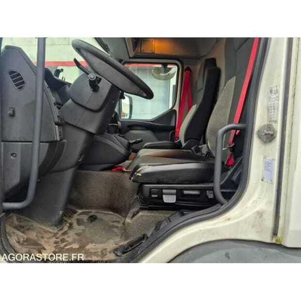 2015 Renault D-48530426
