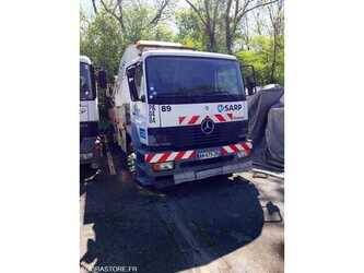 صورة ل شاحنات 2004 مرسيدس بنز 2533