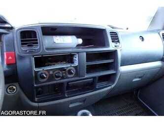 2010-renault-maxity-1473170-48530804