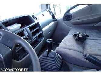 2010-renault-maxity-1473170-48530805