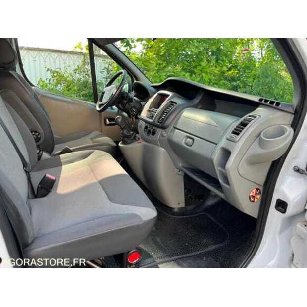 2013 Renault Traffic-48531760