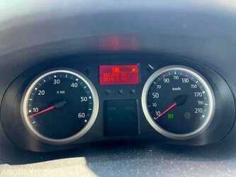 2013-renault-traffic-1473248-48531761