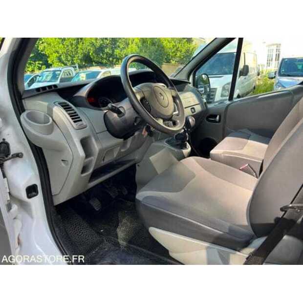 2013 Renault Traffic-48531773