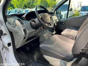 2013-renault-traffic-1473248-48531773