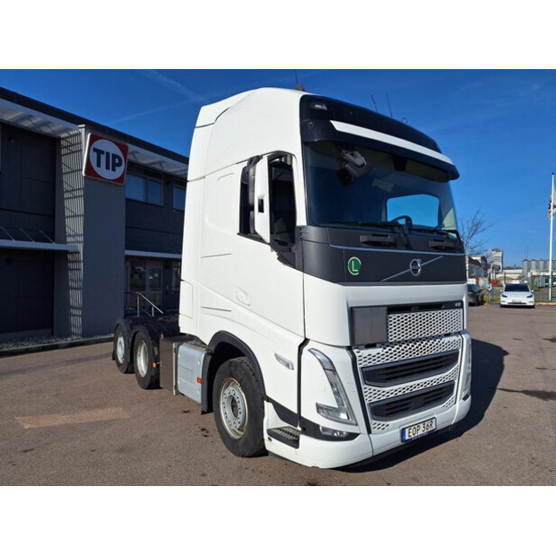 2022 Volvo Vehicle Tractor 6x2-2 Standard-48560162