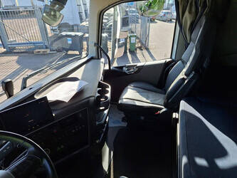 2022-volvo-others-1474398-48560174