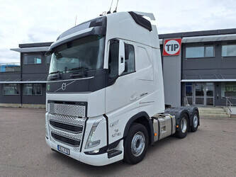صورة ل رؤوس شاحنات 2022 فولفو Vehicle Tractor 6x2-2 Standard