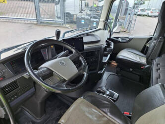 2022-volvo-others-1474400-48560219