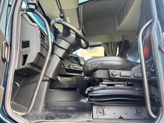 2020-volvo-fh540-6x4-euro6-48560428