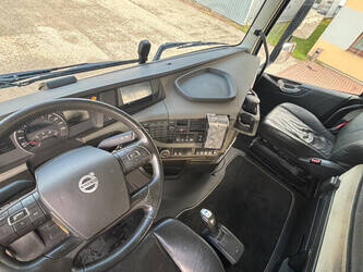 2020-volvo-fh540-6x4-euro6-48560430