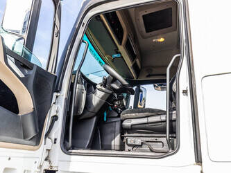 2015-mercedes-benz-actros-1845-ls-1474421-48560753