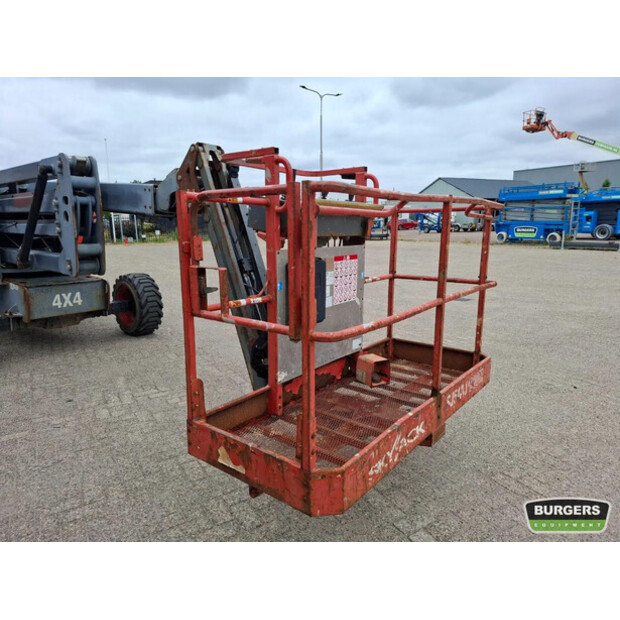 2013 سكايجاك SJ51 AJ-48562844