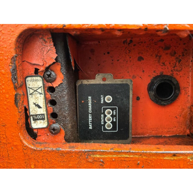 2000 JLG N40 E-48563873