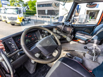 2013-volvo-fmx-370-1474684-48563902