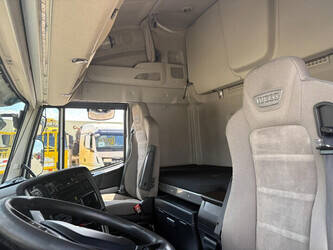 2016-iveco-stralis-1474773-48581168