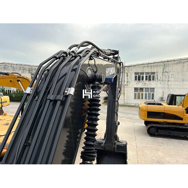 2024 Hyundai 220LC-9S-48581807
