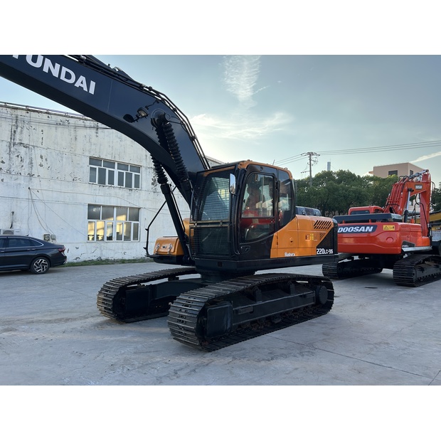 2024 هيونداي 220LC-9S-48582294