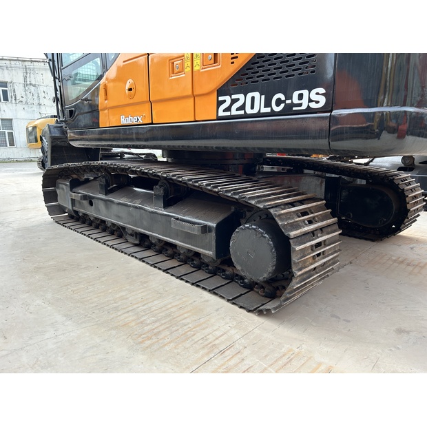 2024 هيونداي 220LC-9S-48582302