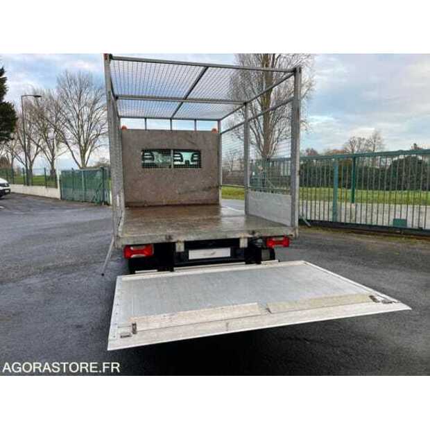 2018 Iveco 35C14G-48582623