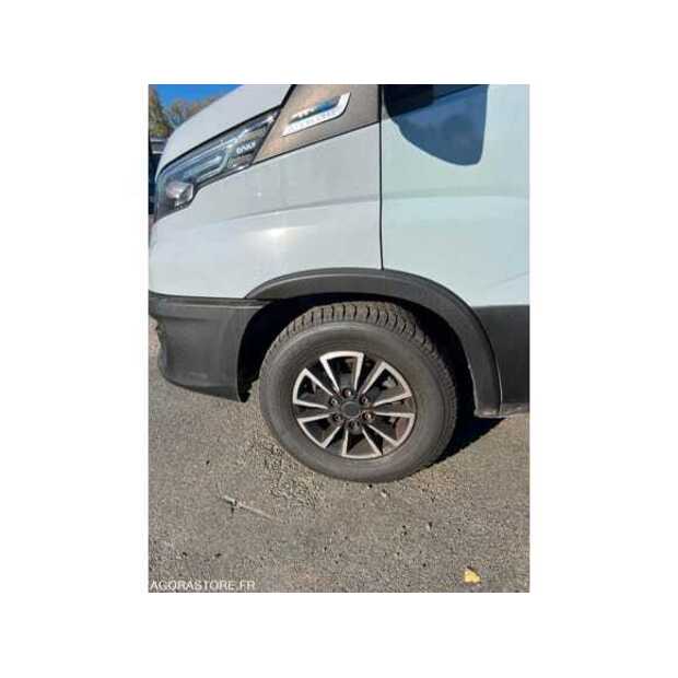 2019 Iveco 35S14N-48582853