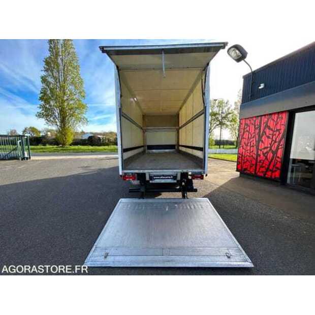 2019 Iveco 35S14N-48582861