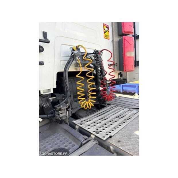 2018 Renault T-48582958