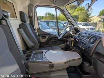 2017-renault-master-1474813-48582996