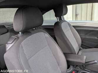 2015-volkswagen-new-beetle-1474814-48583004