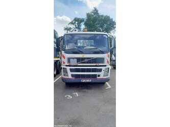 Image de CAMIONS ET TRANSPORT 2004 Volvo FM12