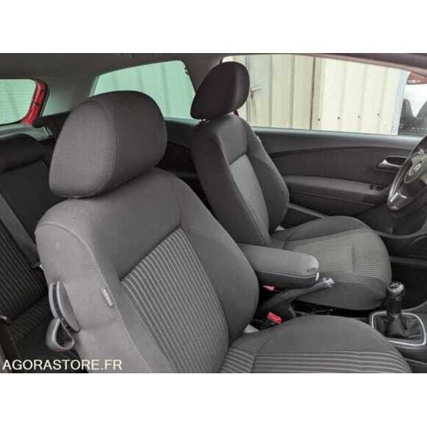 Volkswagen POLO-48583329